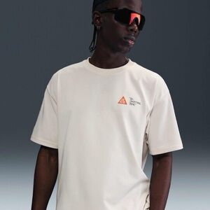 Nike ACG "Guide" Graphic Logo Tee - Summit White - Size Small - NWT